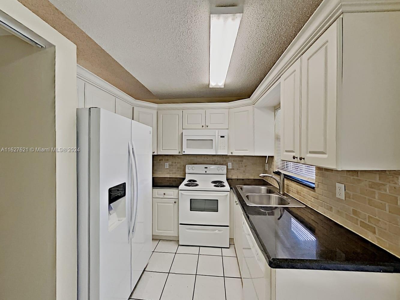 LAKES BY THE BAY SEC 11 - Residential Lease