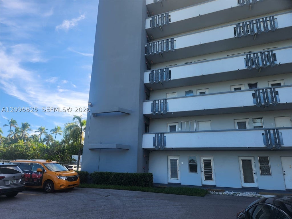 Photo of 1000 NE 14th Ave #101, Hallandale Beach, FL 33009 (MLS # A12096825)