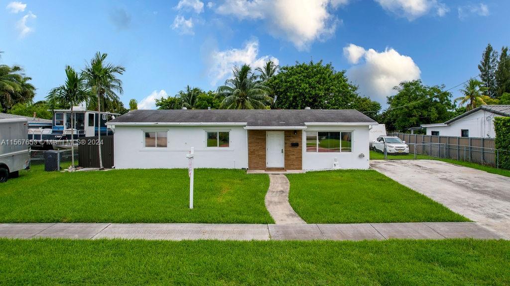 1010 Sw 93rd Pl, Miami, Broward County, Florida - 3 Bedrooms  
2 Bathrooms - 