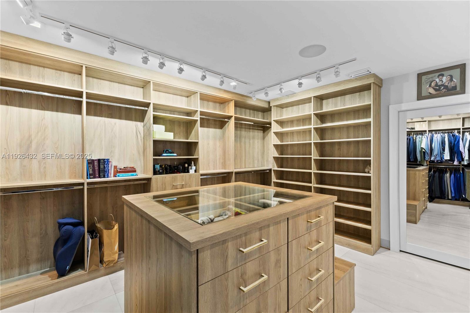 6 55 40 1.02 AC - Residential Lease