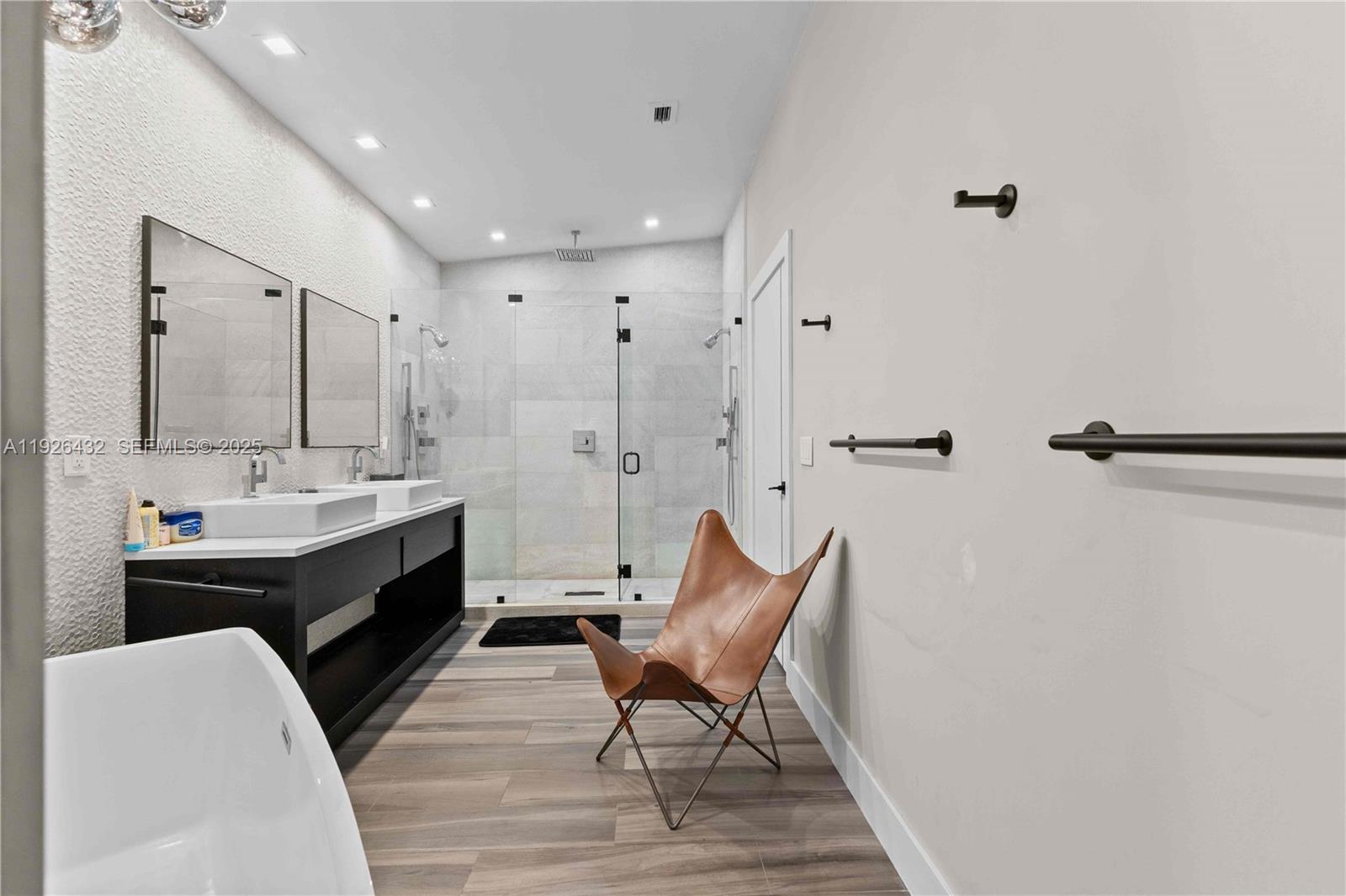 6 55 40 1.02 AC - Residential Lease