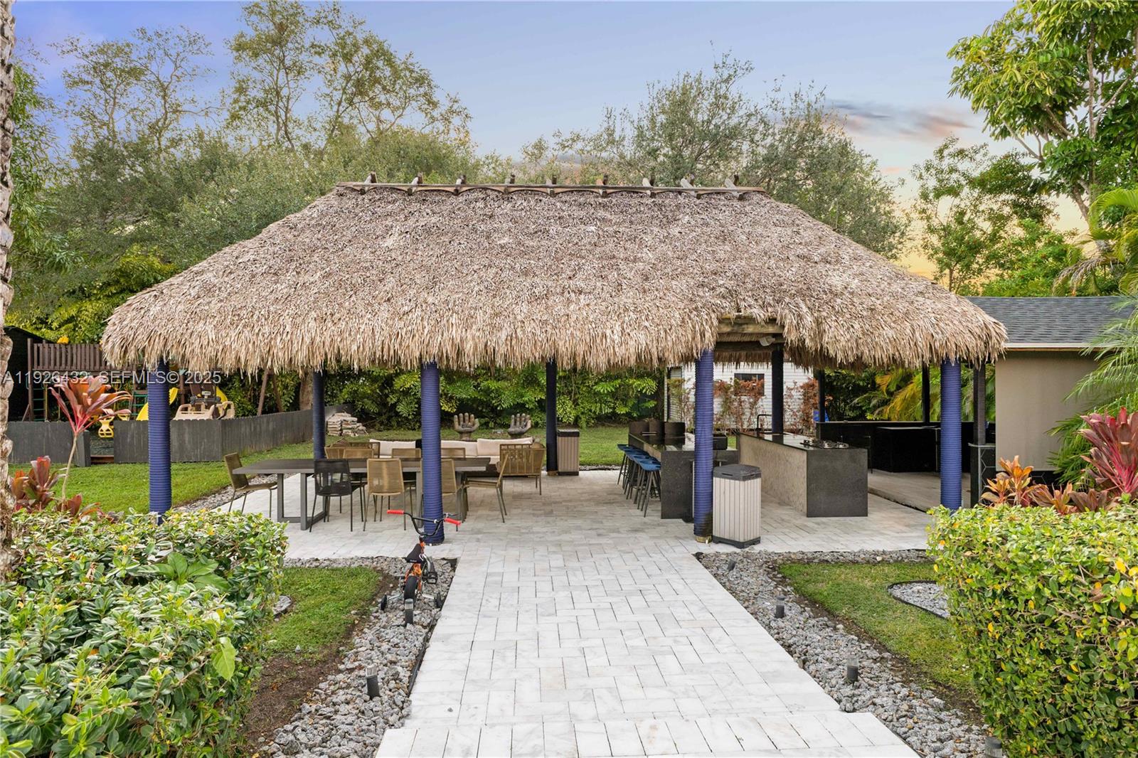 6 55 40 1.02 AC - Residential Lease