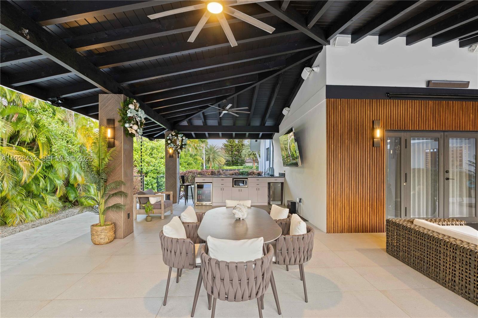 6 55 40 1.02 AC - Residential Lease