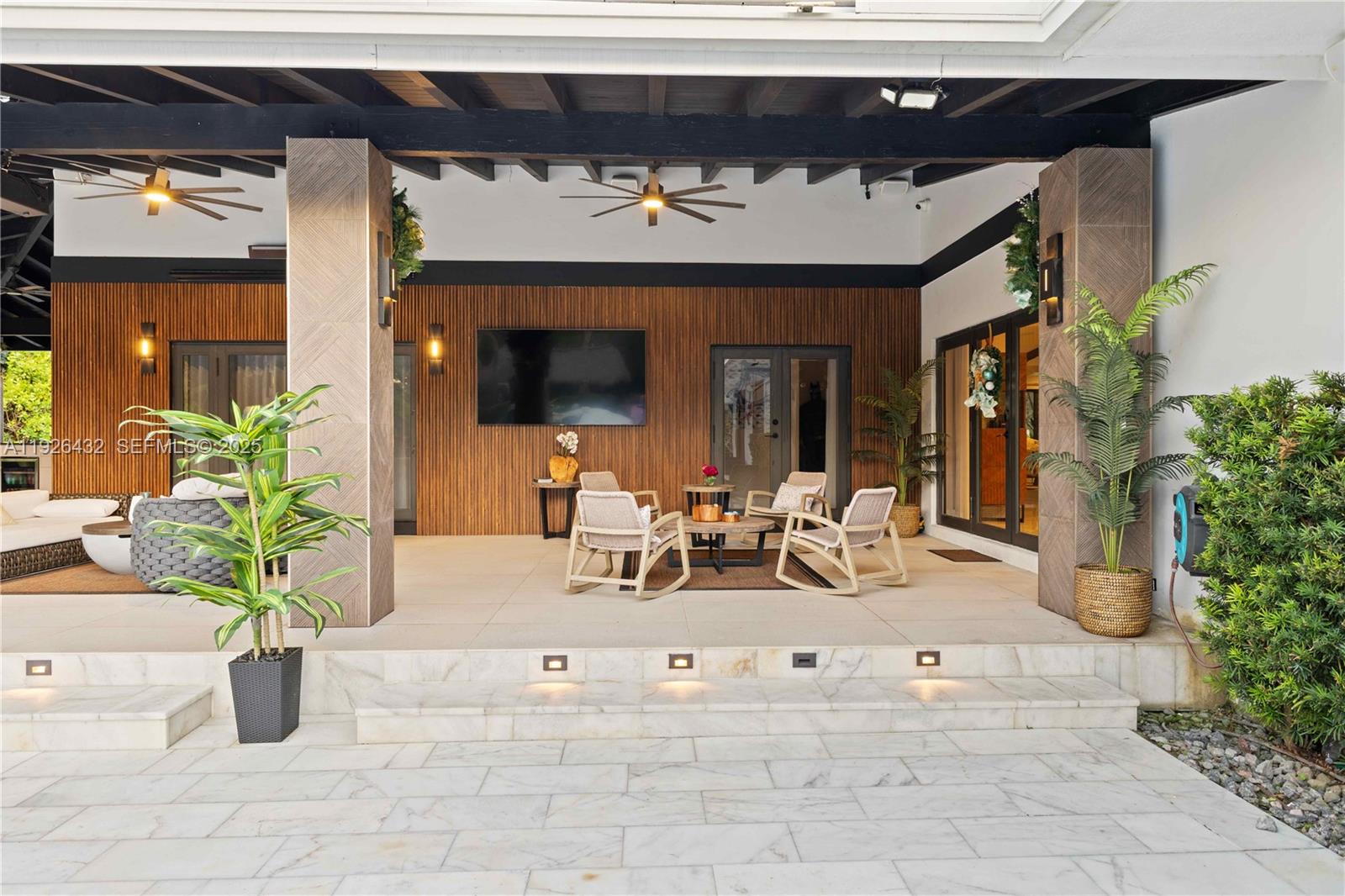 6 55 40 1.02 AC - Residential Lease