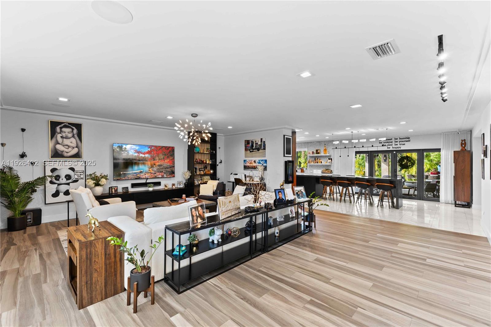 6 55 40 1.02 AC - Residential Lease