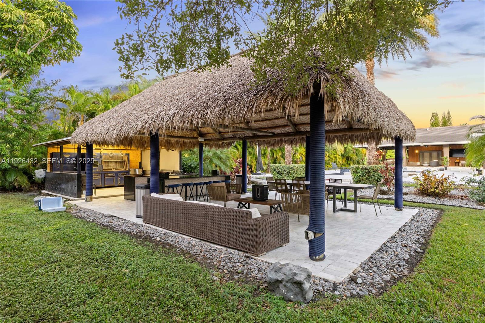 6 55 40 1.02 AC - Residential Lease