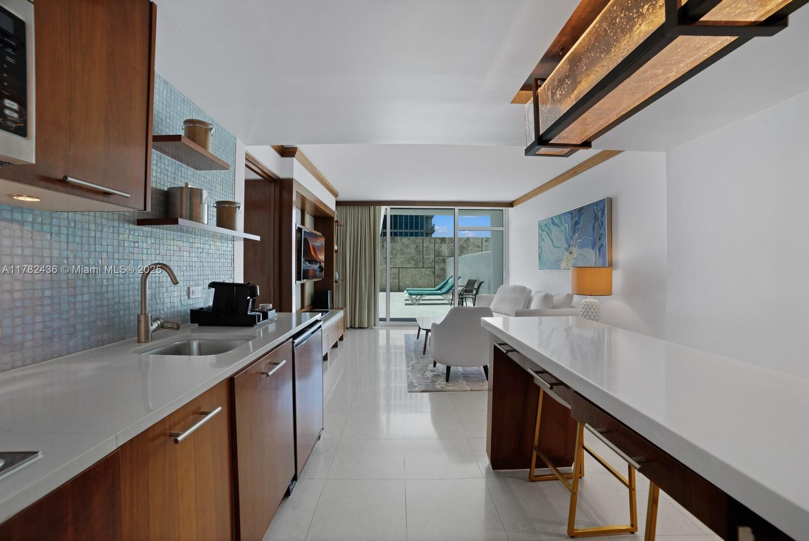 6801 Collins Ave 604