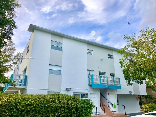 Rental Property at 7820 Ne Bayshore Ct 206, Miami, Broward County, Florida - Bedrooms: 1 
Bathrooms: 2  - $2,000 MO.