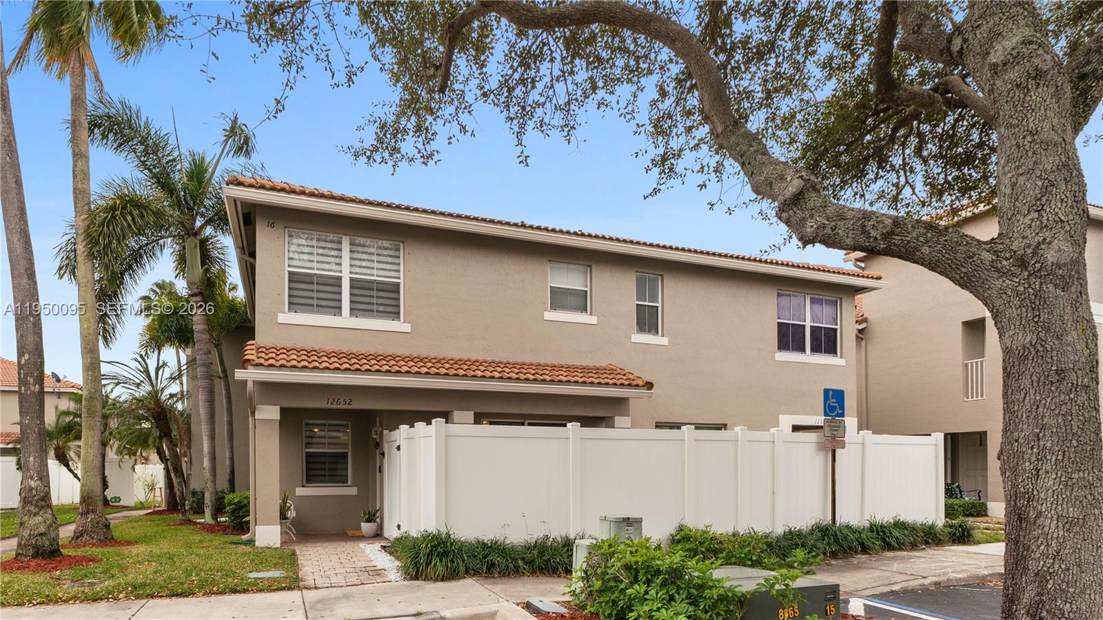 SOMERSET FOUR REPLAT - Residential