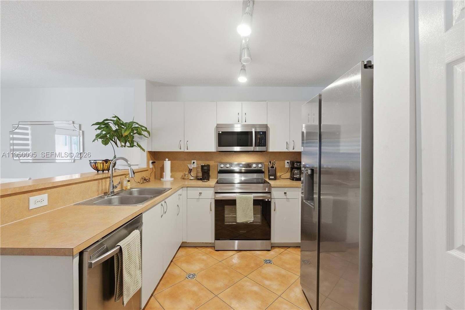 SOMERSET FOUR REPLAT - Residential