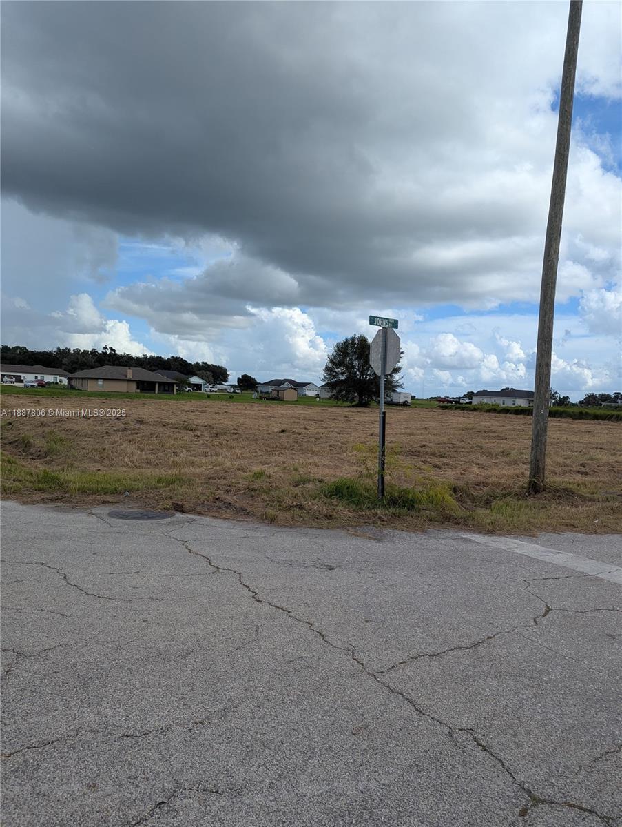HILLTOP ACRES - Land