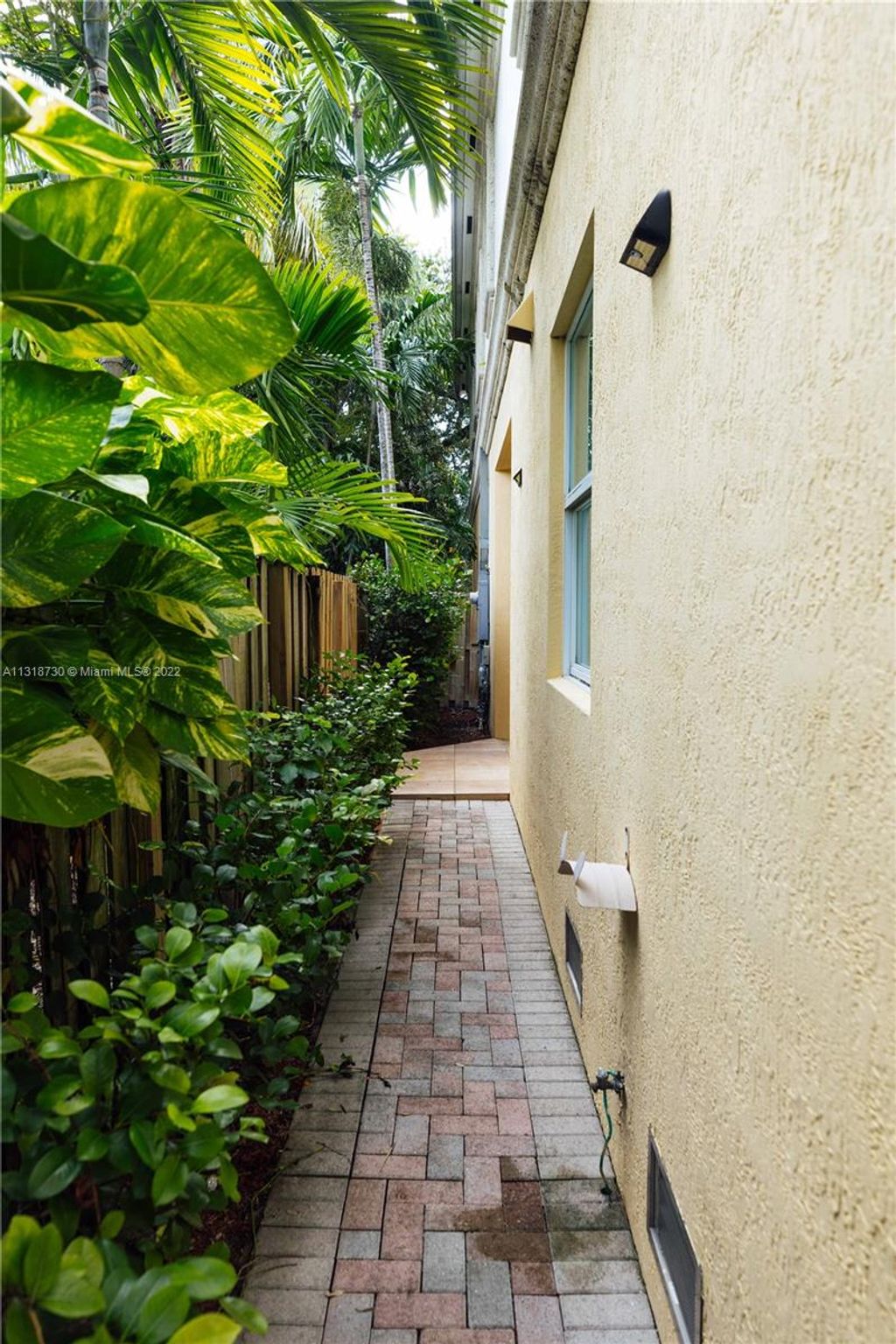Photo of 210 SW 9th St #210, Fort Lauderdale, FL 33315 (MLS # A11318730)