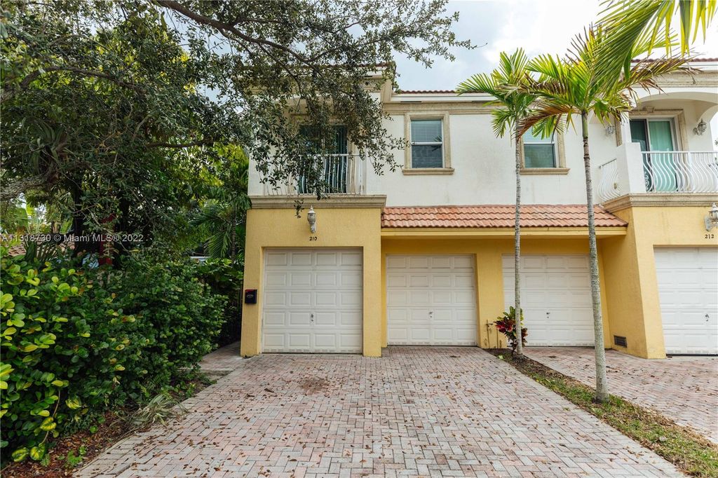 Photo of 210 SW 9th St #210, Fort Lauderdale, FL 33315 (MLS # A11318730)