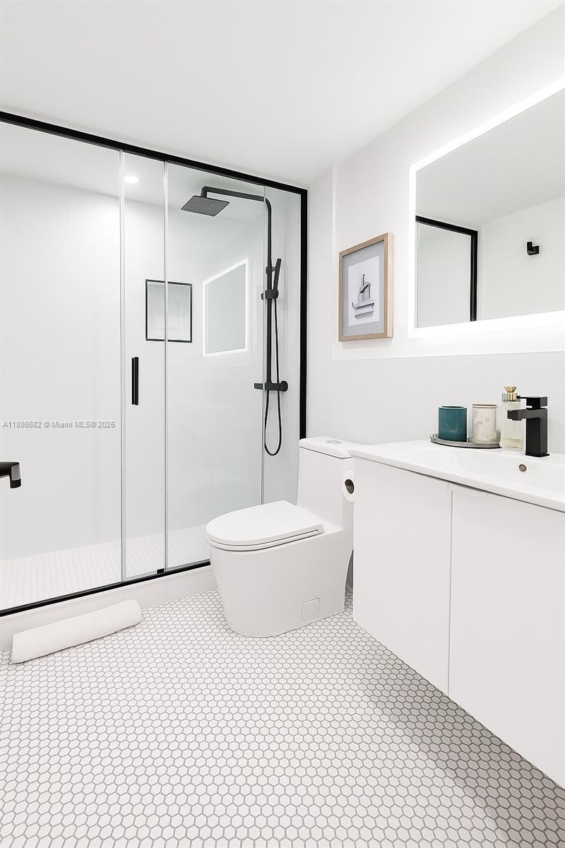 COMMODORE CLUB SOUTH COND - Residential