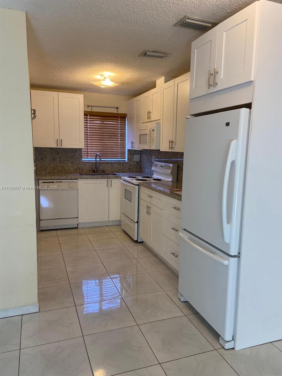 Rental Property at 8050 Nw 10th St 6, Miami, Broward County, Florida - Bedrooms: 2 
Bathrooms: 3  - $2,400 MO.