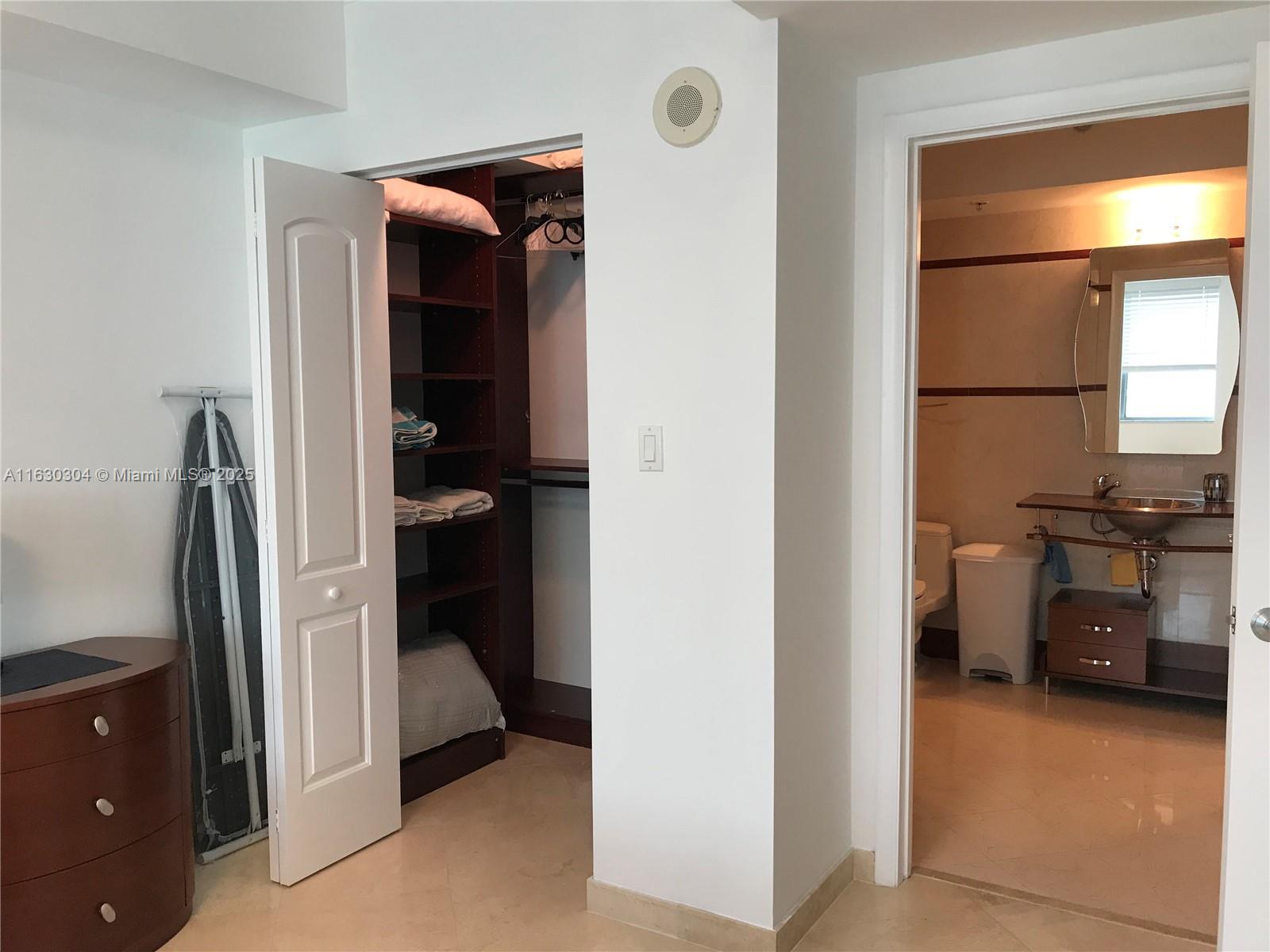 THE COSMOPOLITAN RESIDENC - Residential Lease