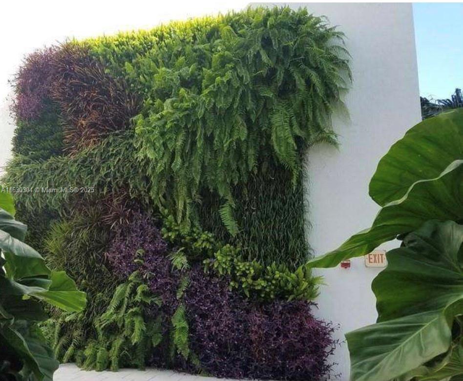 THE COSMOPOLITAN RESIDENC - Residential Lease