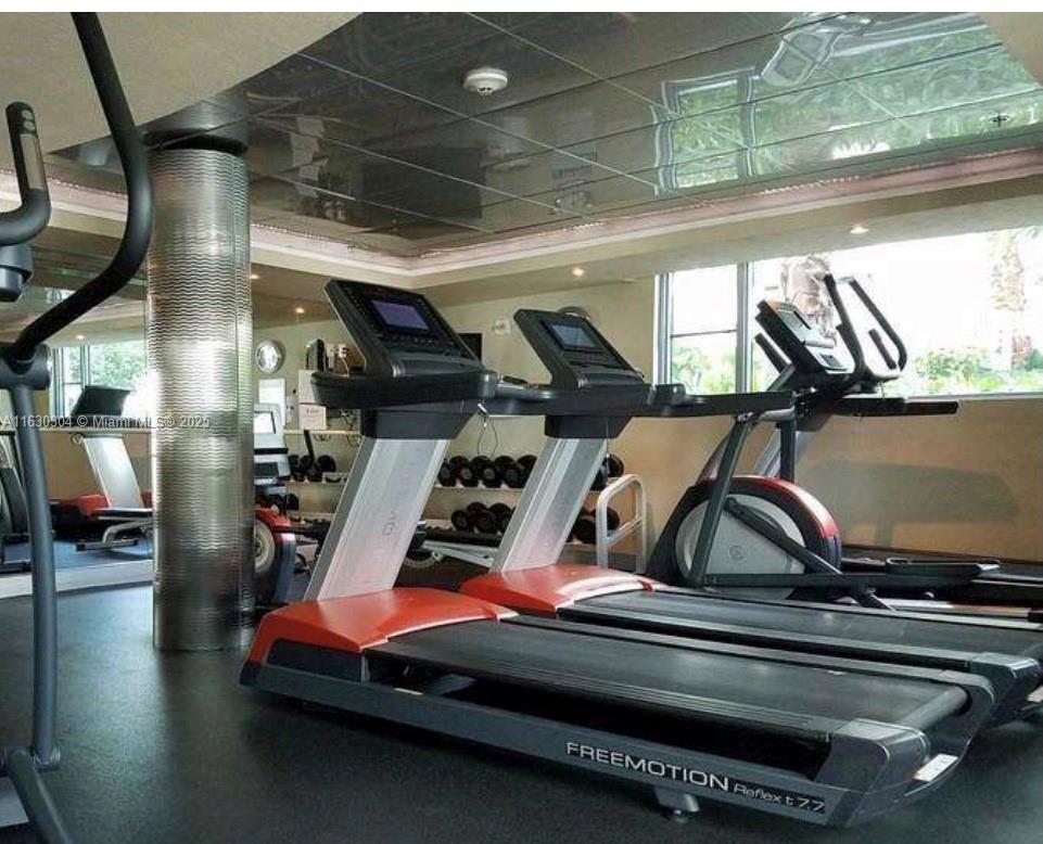 THE COSMOPOLITAN RESIDENC - Residential Lease