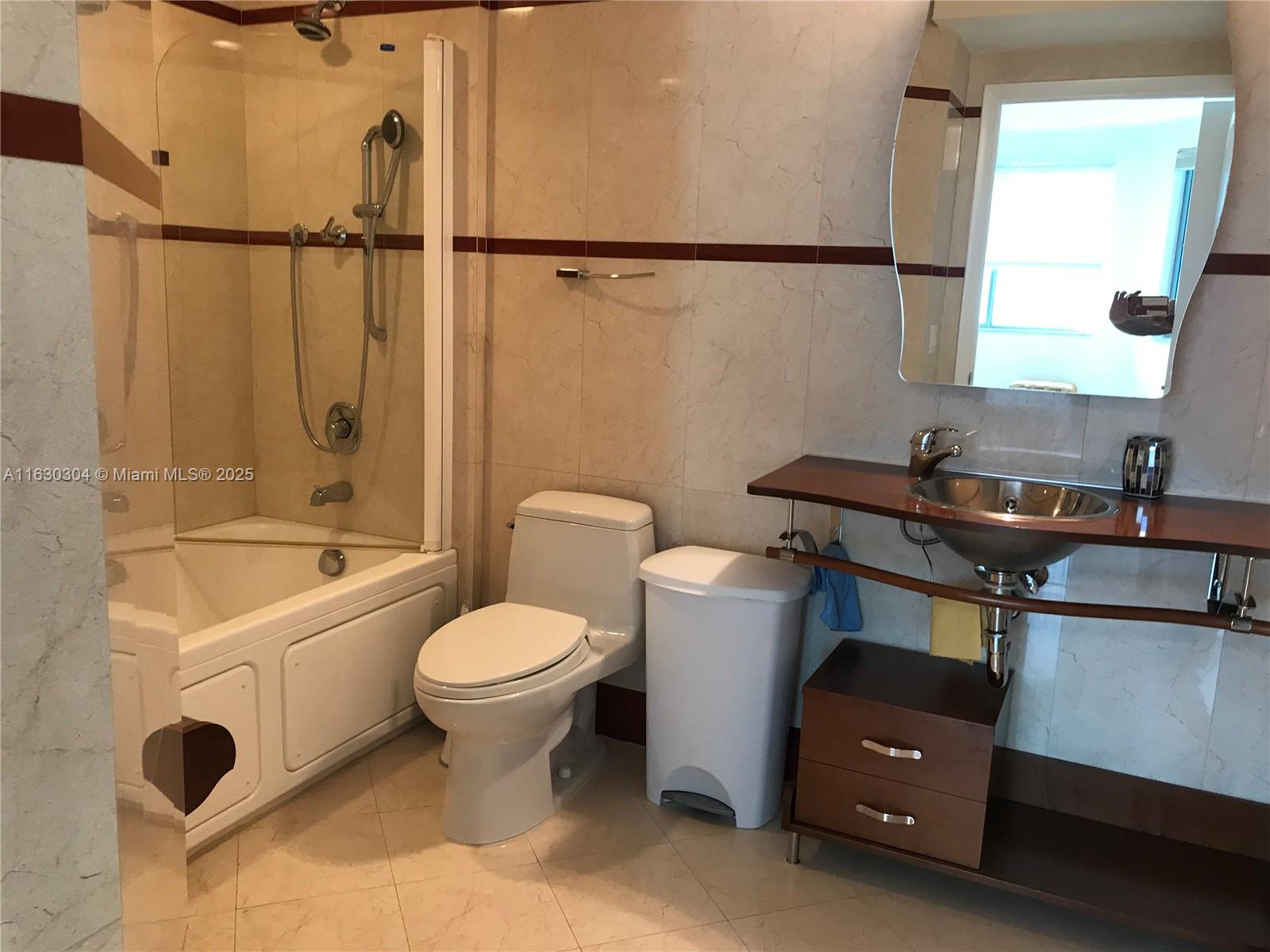 THE COSMOPOLITAN RESIDENC - Residential Lease