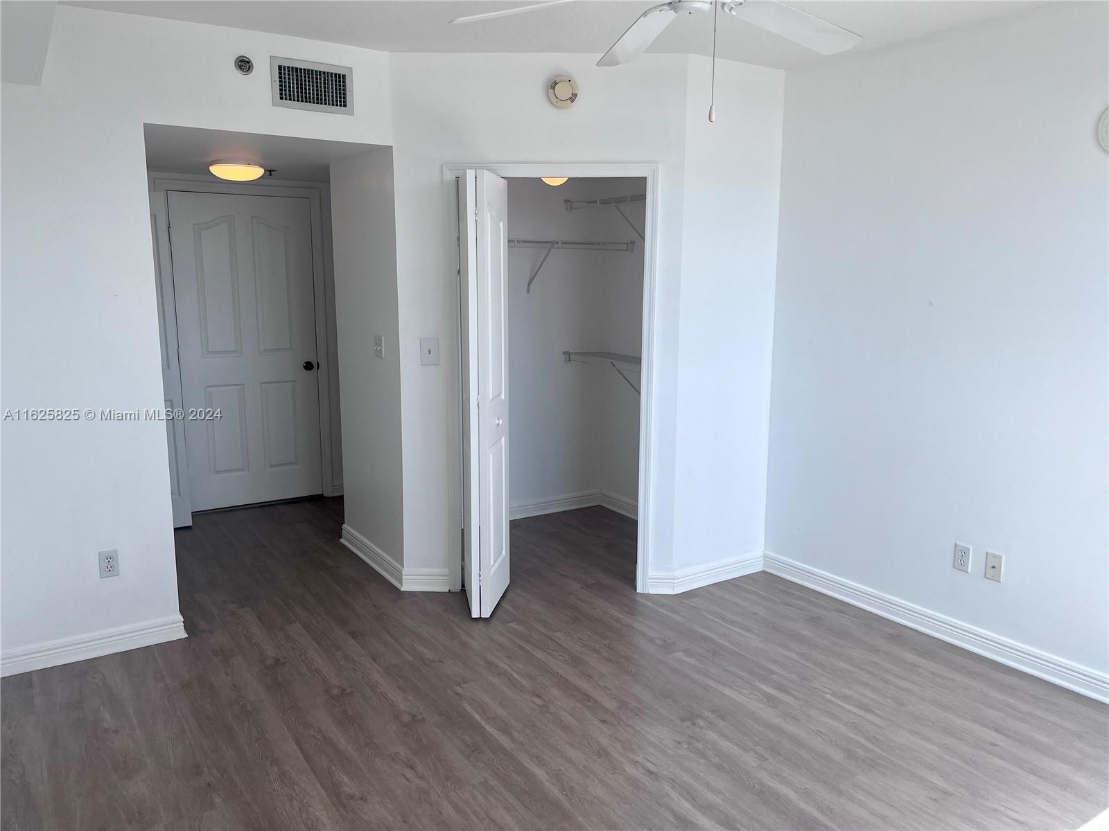 DA VINCI ON DOUGLAS CONDO - Residential Lease
