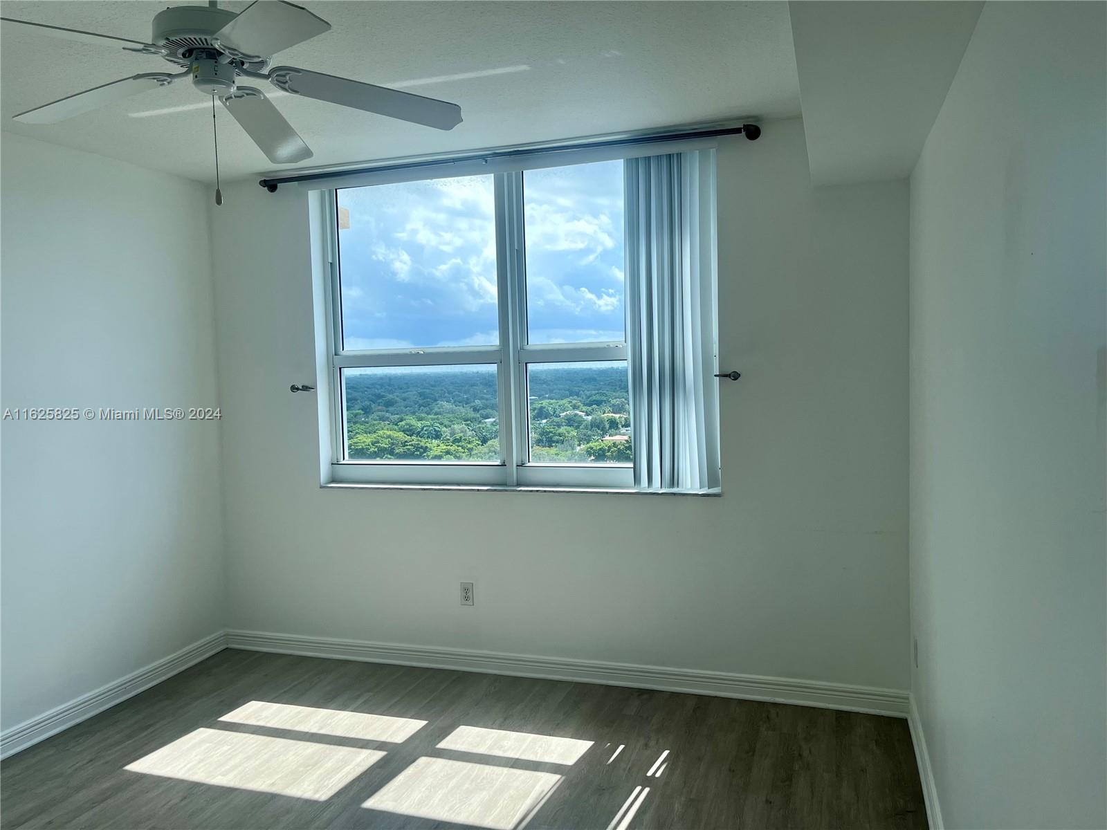 DA VINCI ON DOUGLAS CONDO - Residential Lease