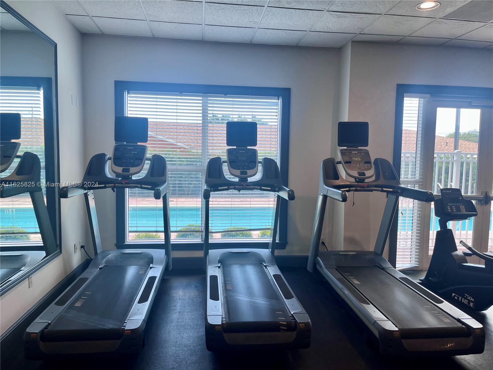 DA VINCI ON DOUGLAS CONDO - Residential Lease