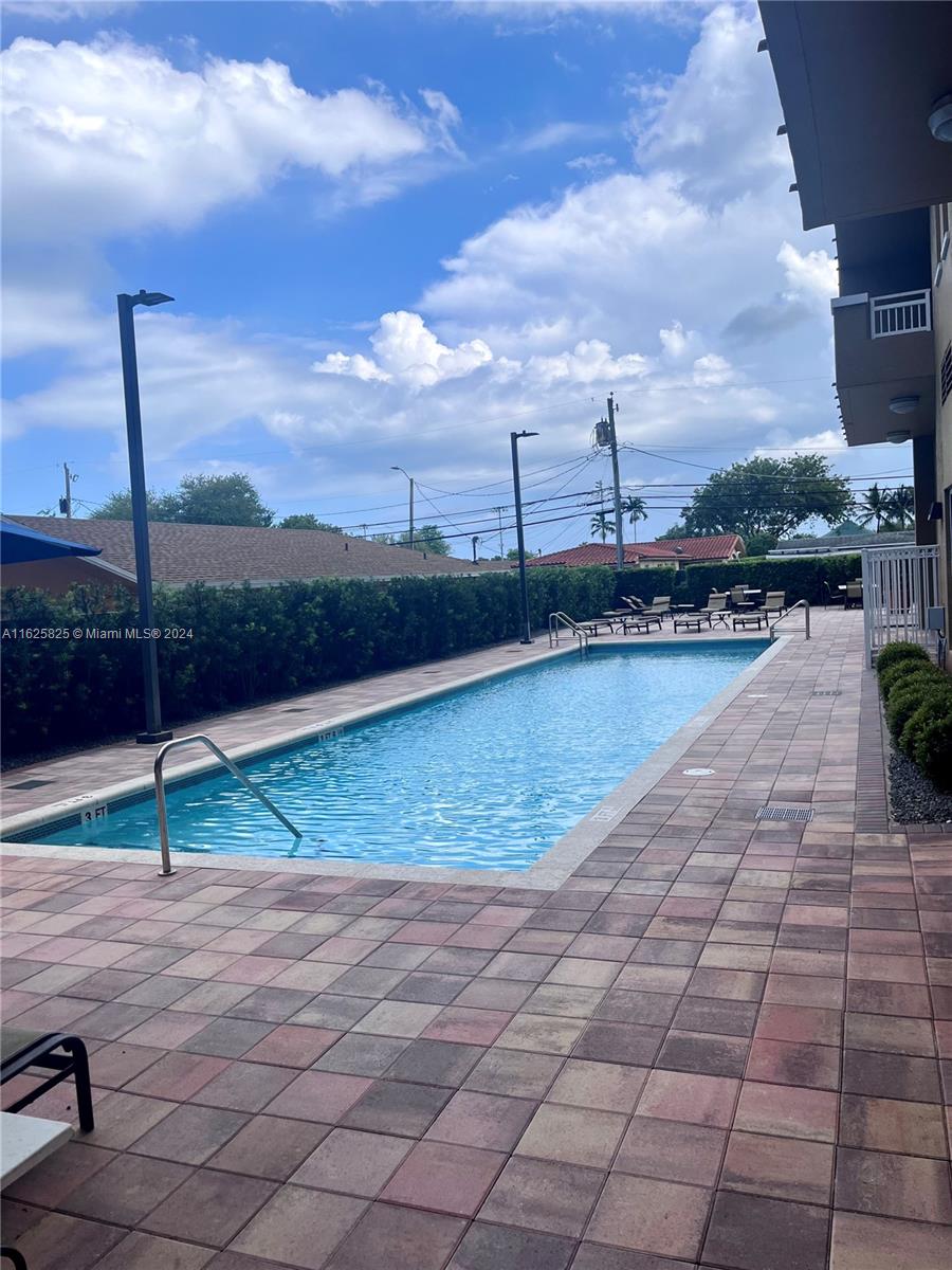 DA VINCI ON DOUGLAS CONDO - Residential Lease