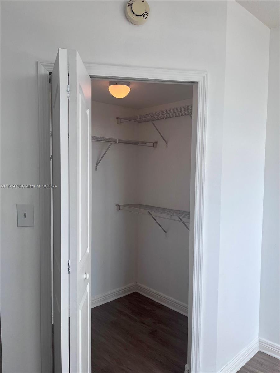 DA VINCI ON DOUGLAS CONDO - Residential Lease