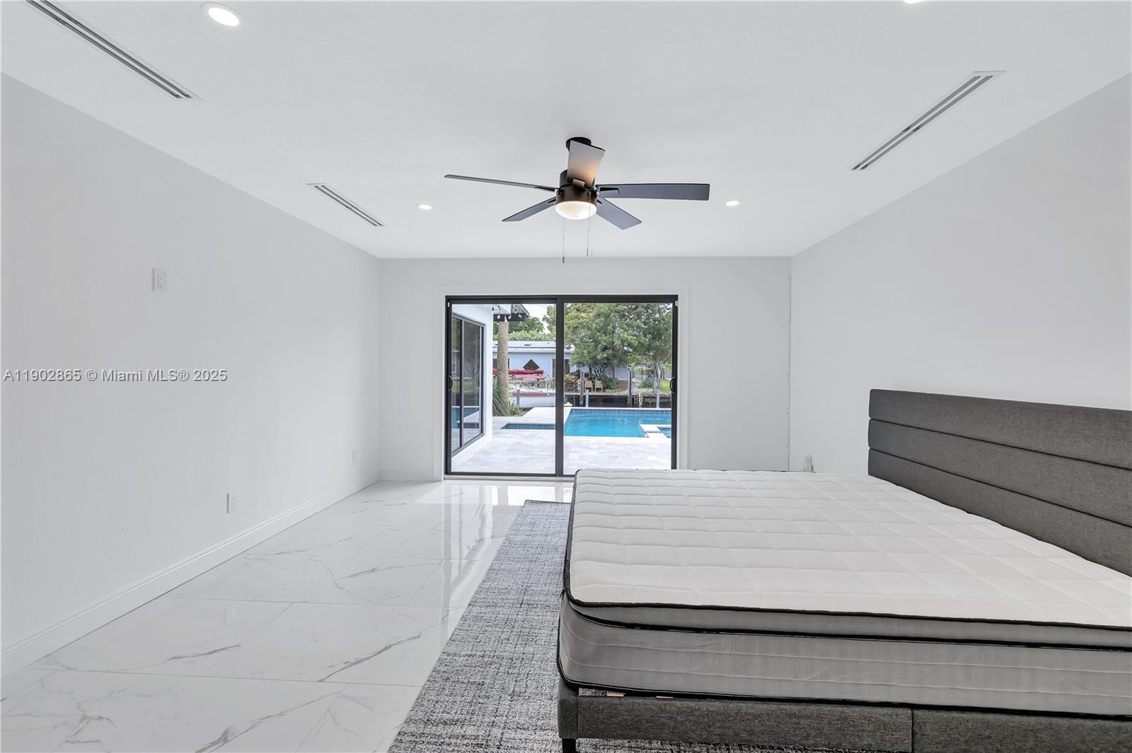 GILL ISLES - Residential