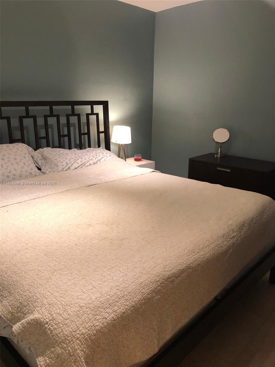 SUNRISE CLUB CONDO - Residential Lease