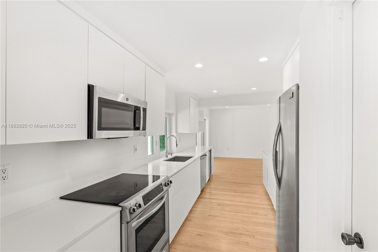 KINGS BAY SUB - Residential Lease