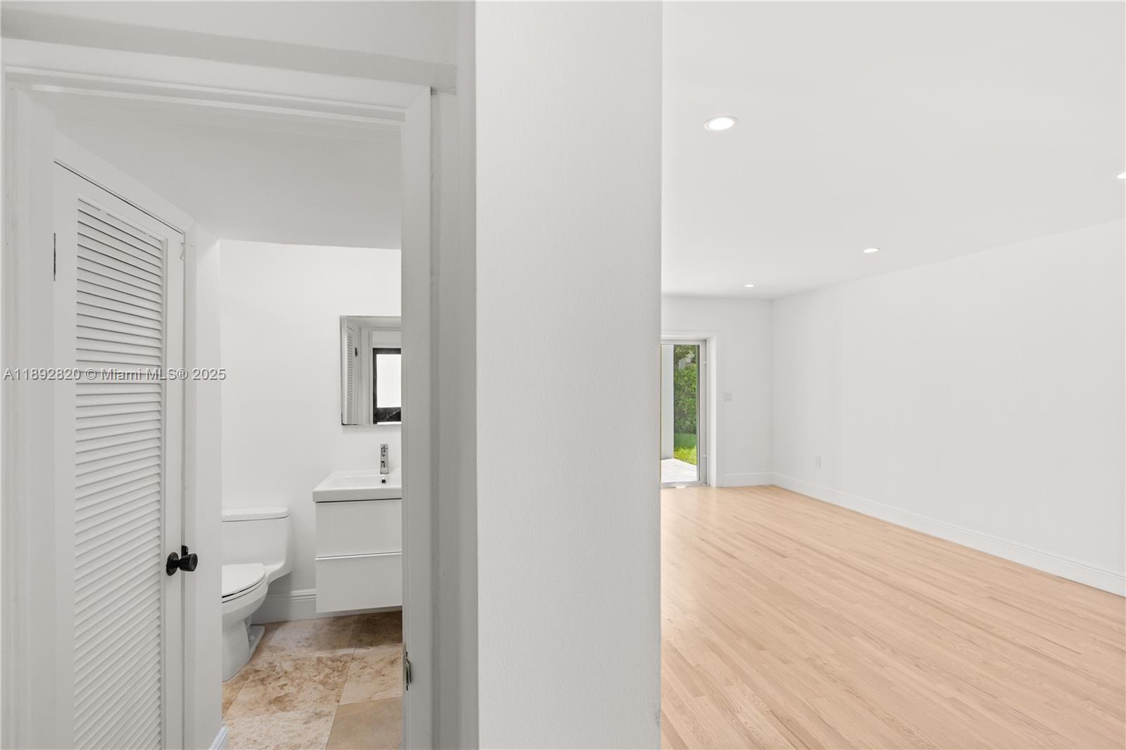 KINGS BAY SUB - Residential Lease