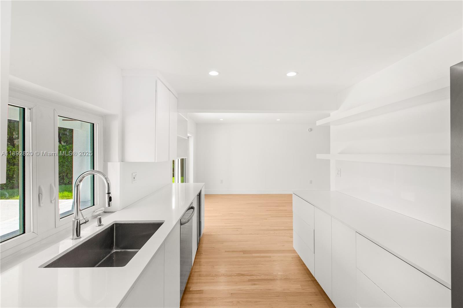 KINGS BAY SUB - Residential Lease