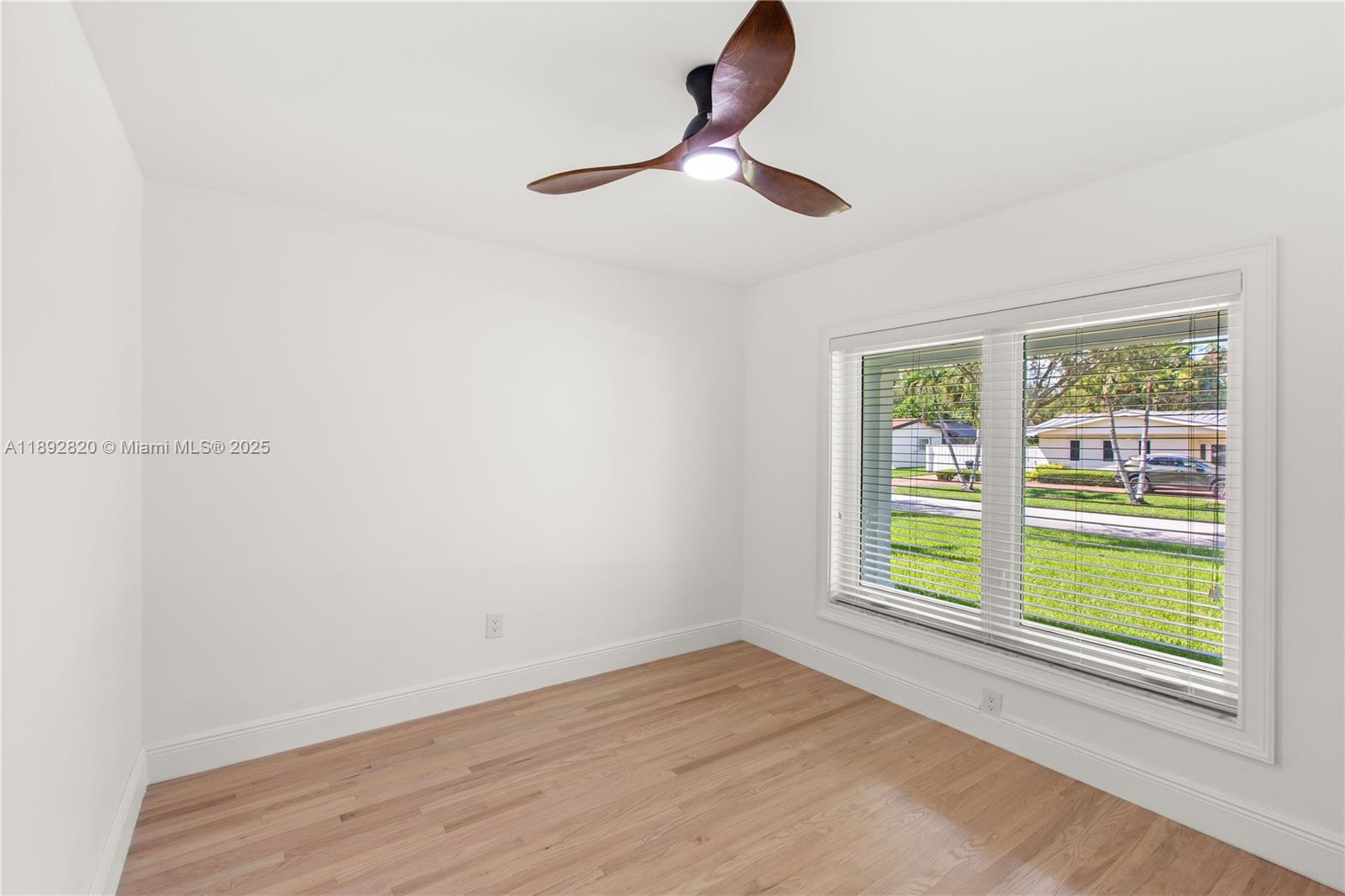 KINGS BAY SUB - Residential Lease