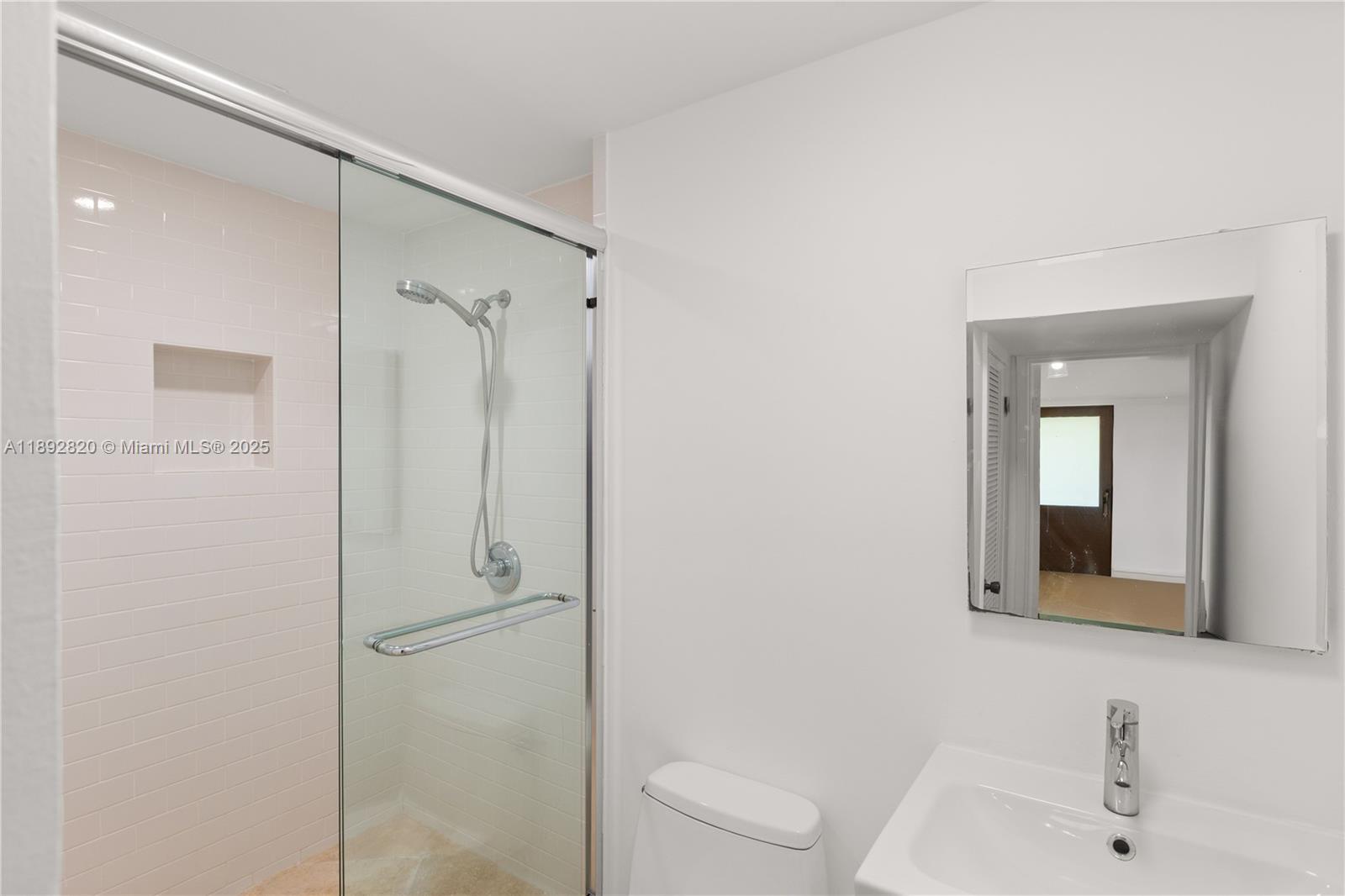 KINGS BAY SUB - Residential Lease