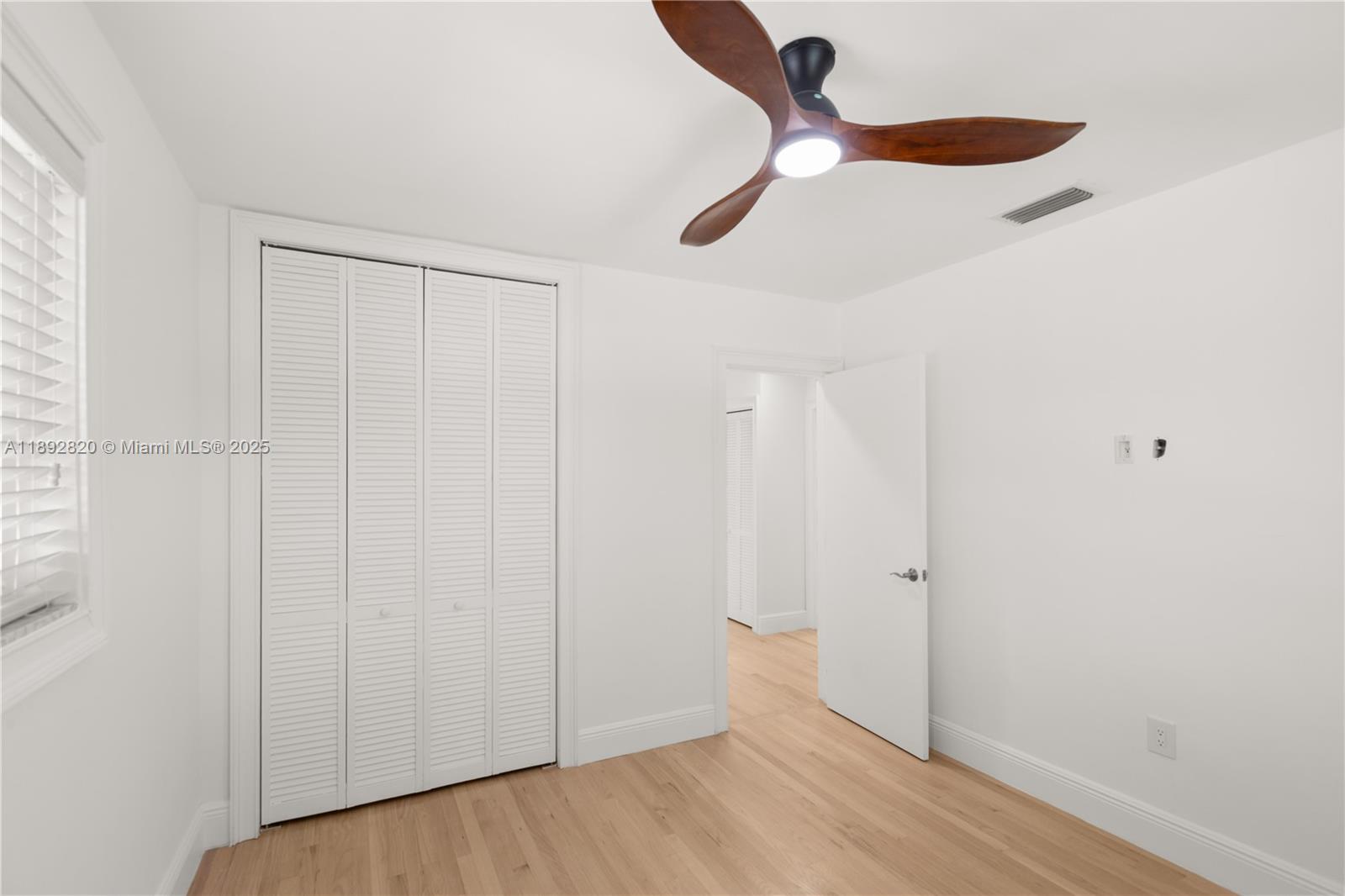 KINGS BAY SUB - Residential Lease