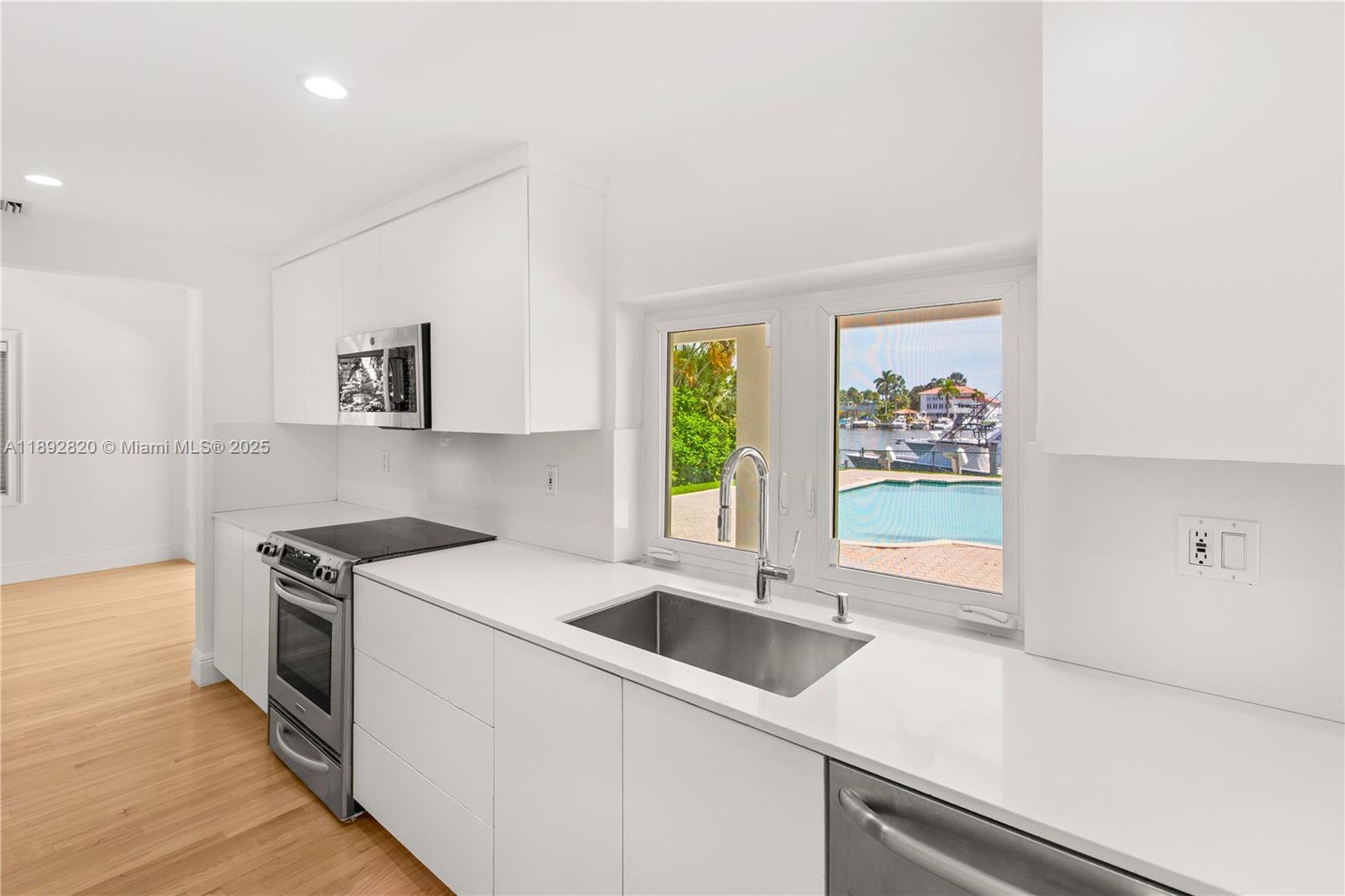 KINGS BAY SUB - Residential Lease