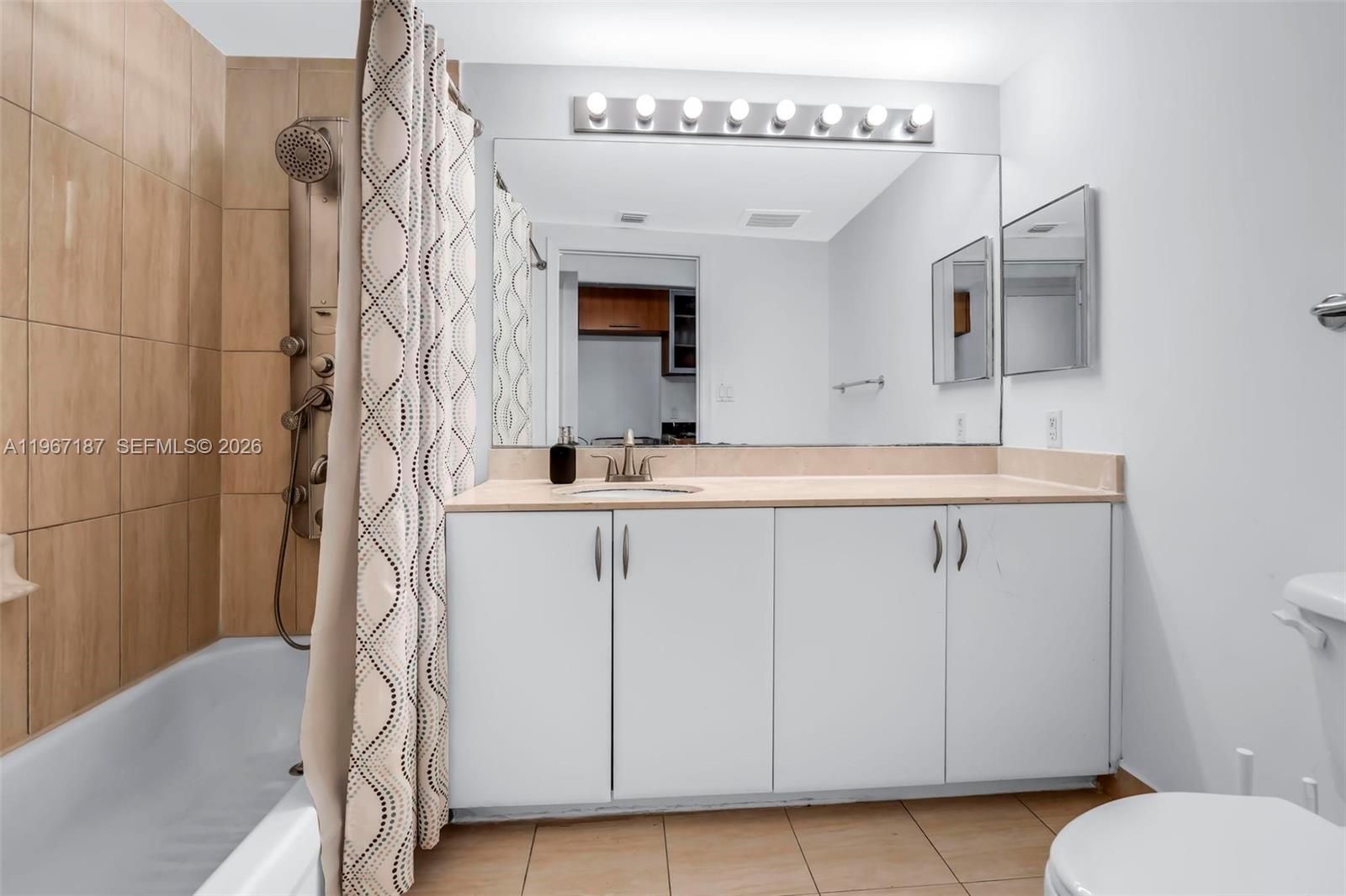 OPERA TOWER CONDO - Residential