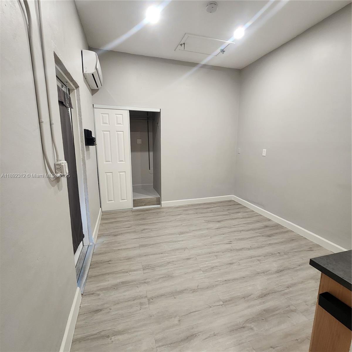 MILON VENTURE - Residential Lease