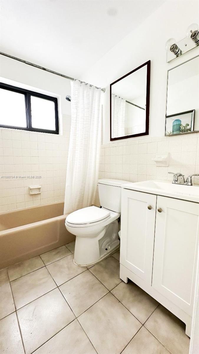 MARILYNN GARDENS - Residential Lease