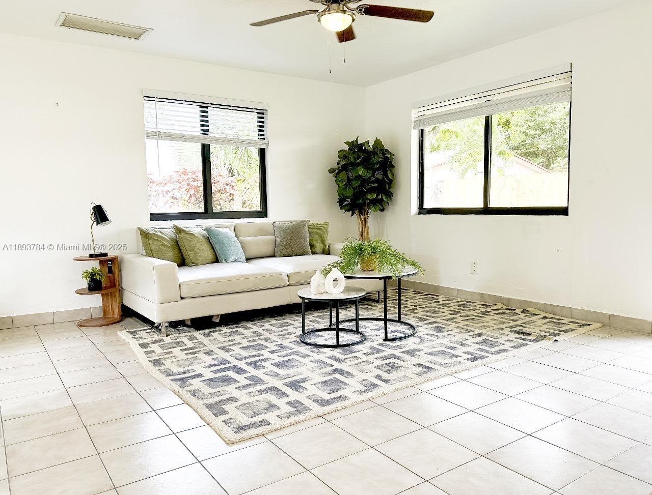 Updated villa style apartment located in sought after neighbor, one block from the Ft. Lauderdale Marina and seven minutes from the International Airport. Unit is fully furnished and sleeps up to four adults. Utilities included. Ideal for Boat or Flight crews and for travelling professionals.