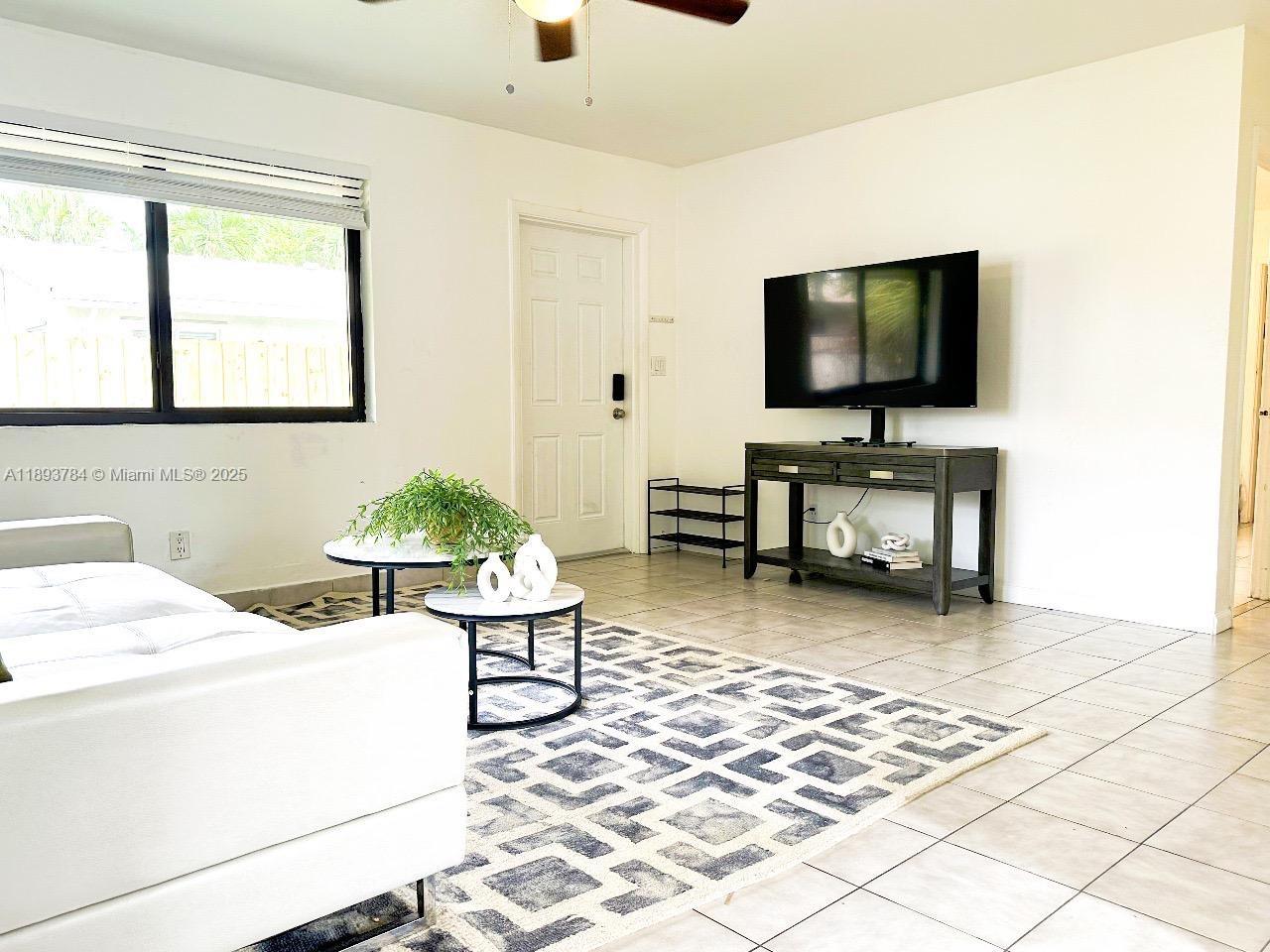 MARILYNN GARDENS - Residential Lease