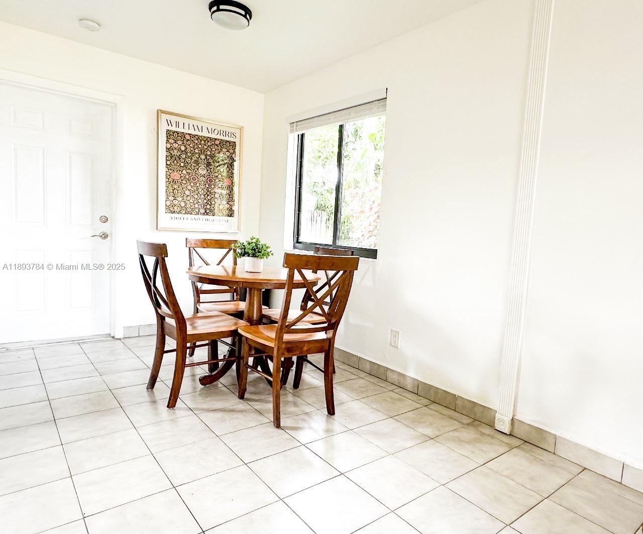 MARILYNN GARDENS - Residential Lease