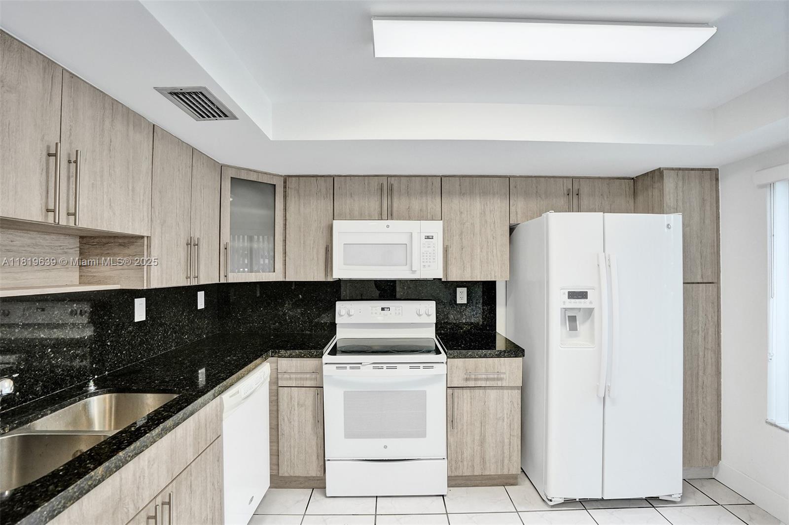 LAKEVIEW TOWNHOMES - Residential Lease