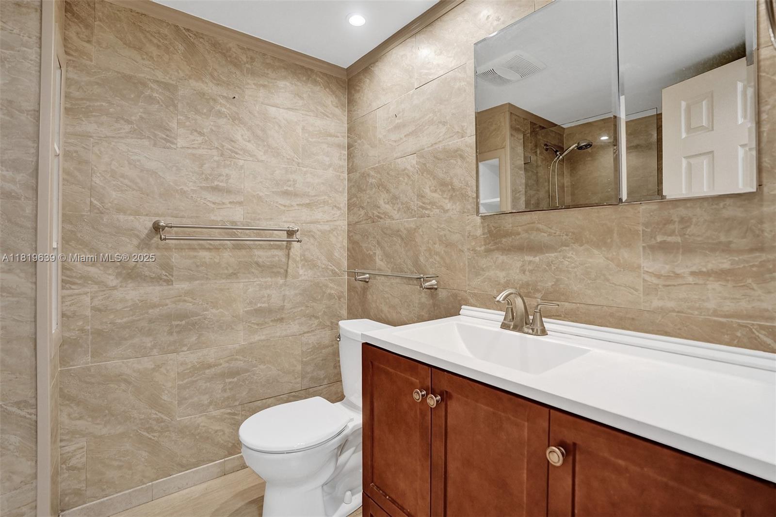 LAKEVIEW TOWNHOMES - Residential Lease