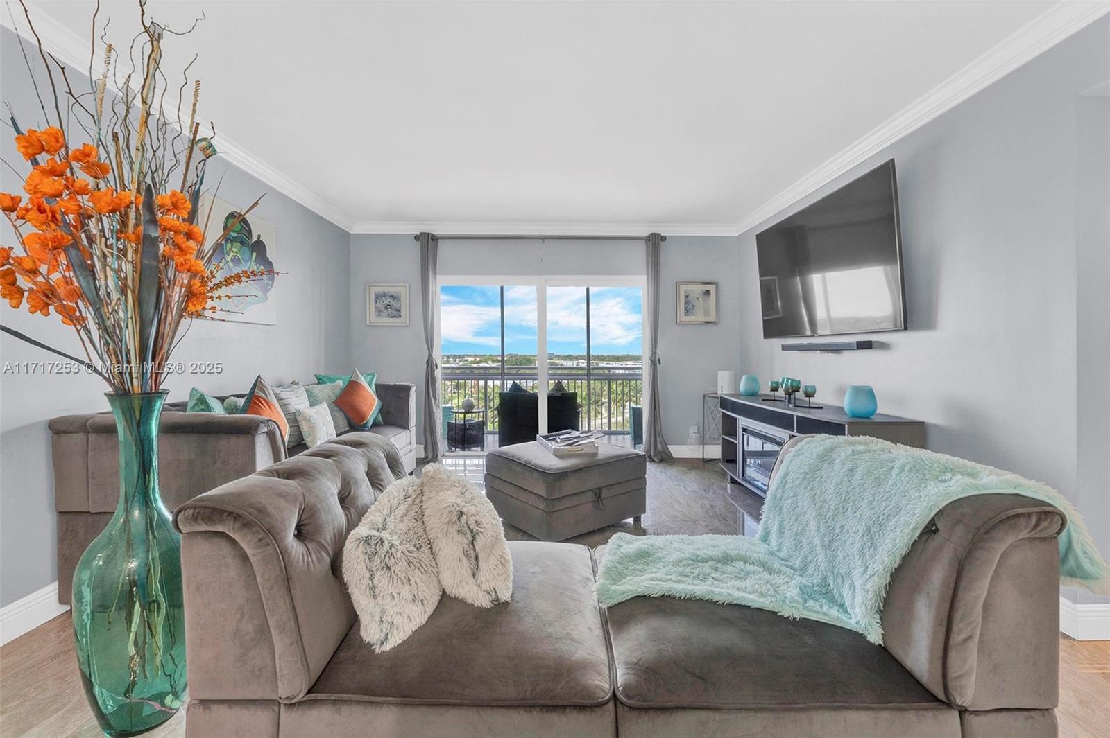 4400 Hillcrest Dr 818B, Hollywood, Broward County, Florida - 2 Bedrooms  
2 Bathrooms - 