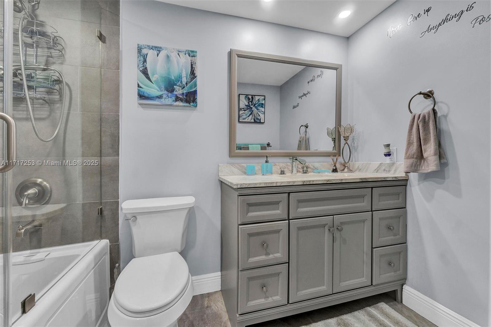 HILLCREST NO 21 CONDO - Residential