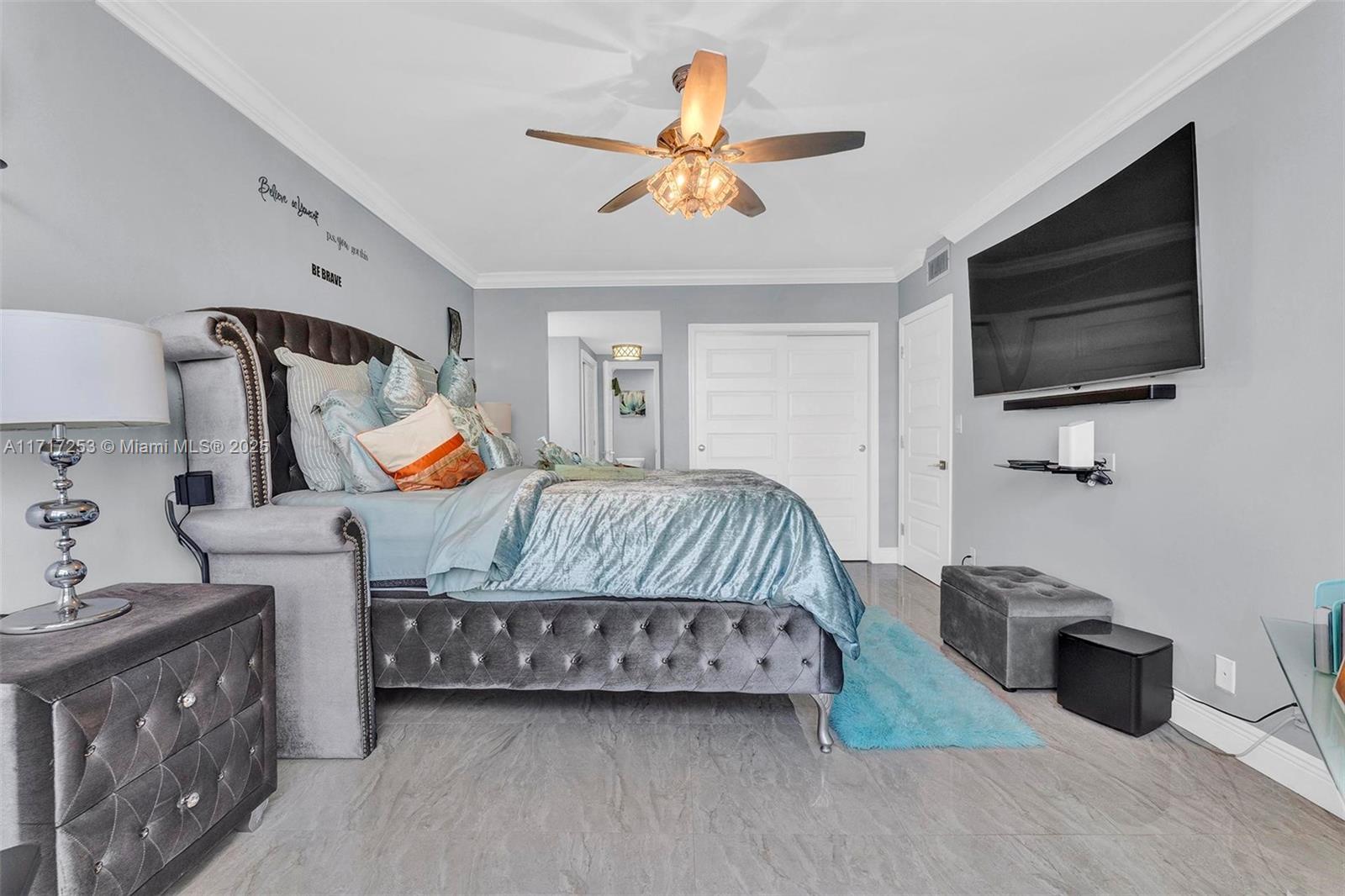HILLCREST NO 21 CONDO - Residential