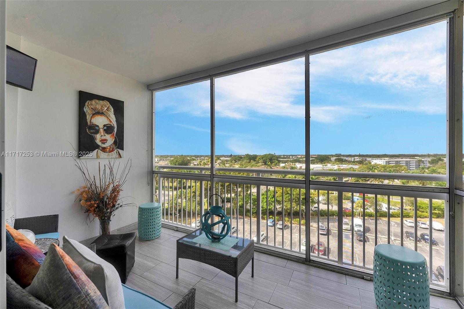 HILLCREST NO 21 CONDO - Residential