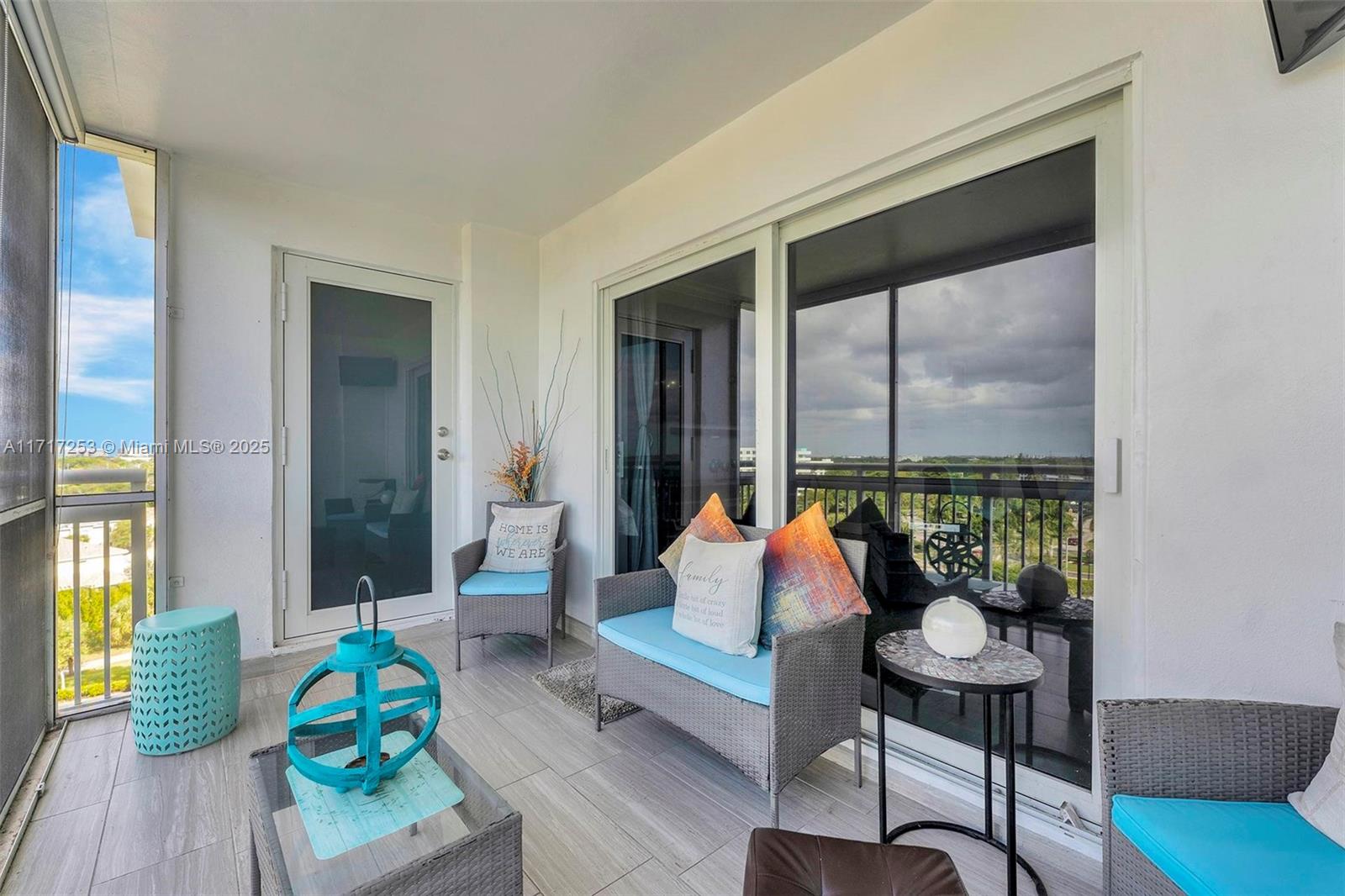 HILLCREST NO 21 CONDO - Residential